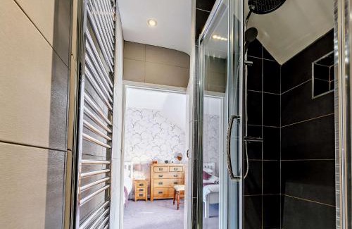 Baslow House | 3 Bed in Baslow PK917