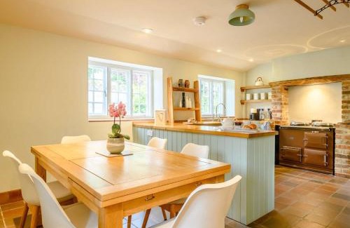 South Perrott House | 3 Bed in Beaminster 87914