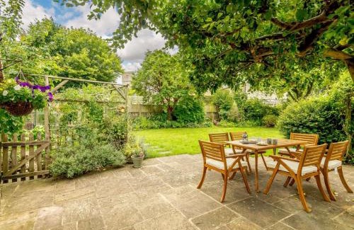 South Perrott House | 3 Bed in Beaminster 87914