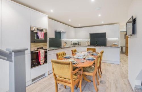 Borrowdale House | 3 Bed in Borrowdale SZ465