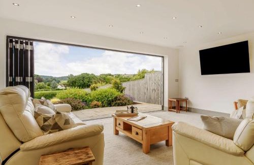 Liverton House | 3 Bed in Bovey Tracey 64380