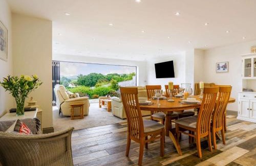 Liverton House | 3 Bed in Bovey Tracey 64380