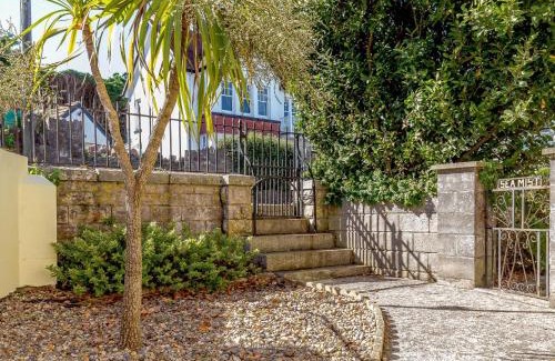 Brixham House | 3 Bed in Brixham BX007