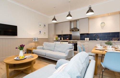 Eastbourne House | 3 Bed in Eastbourne EHC38