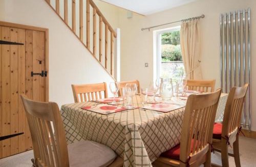 Egremont House | 3 Bed in Haile SZ058