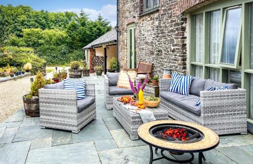 Black Torrington House | 3 Bed in Shebbear 89311