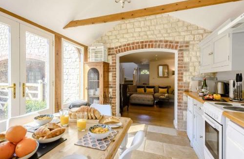 Thornham House | 3 Bed in Thornham KT104