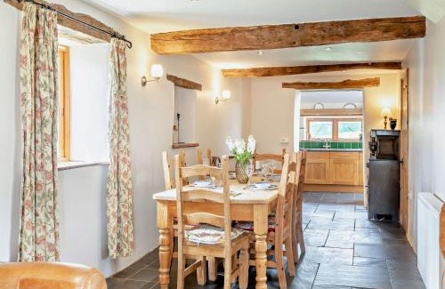 Iddesleigh House | 3 Bed in Winkleigh 1450B