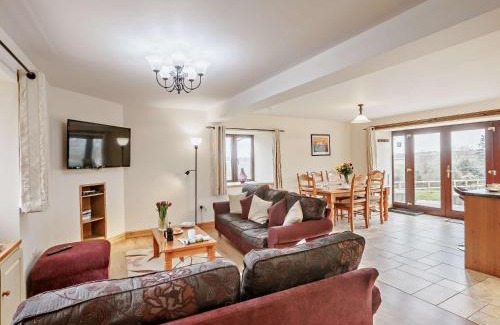 Woolfardisworthy House | 3 Bed in Woolsery 05171