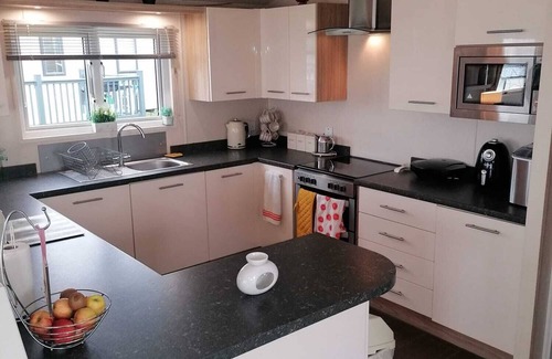 Eyemouth Cabin | 3-Bed Lodge with SeaView-Fireplace-Garden-FreeP