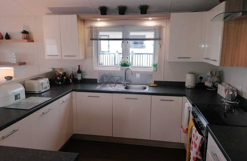 Eyemouth Cabin | 3-Bed Lodge with SeaView-Fireplace-Garden-FreeP