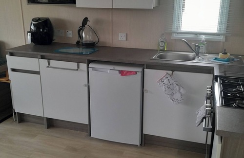 Mablethorpe Cabin | 3 Bed-sleeps 6-pet Friendly-5 Min to Beach