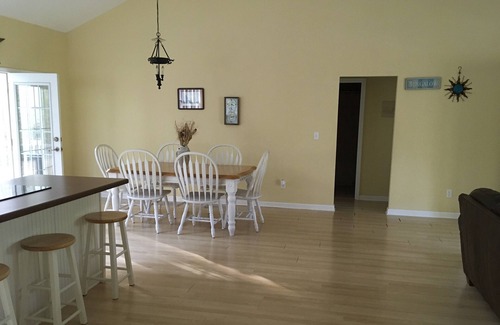 Shellman Bluff House | 3 bedrm, 2 bath, near Sapelo Hammock Golf Course open LR/ Kitchen area open.