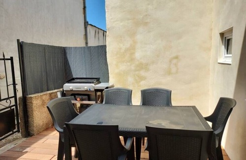 Marennes House | 3-bedroom house in the heart of the village, 5 minutes from the beach. 4*