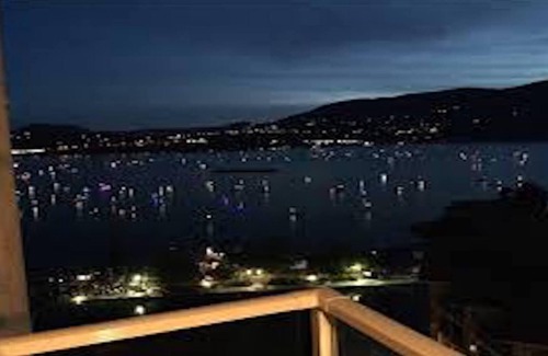Kelowna Central Business District Condo | 3 Bedroom, 2 Bath Condo on 15th floor with stunning Lake View