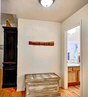 Jerome House | 3 bedroom 2 bath, Garage, Walk to Park, Central Location, Pets OK