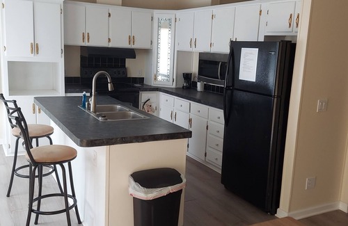 Elberta House | 3 bedroom, 2 bath mobile home in peaceful neighborhood.