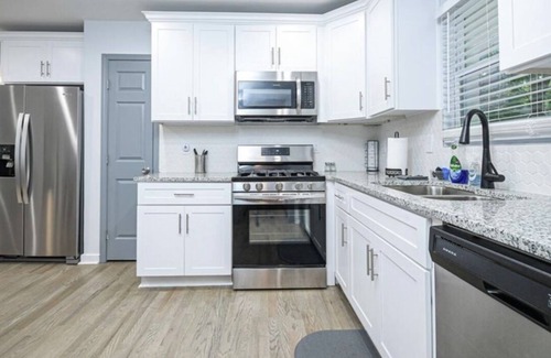 Browns Mill Park House | 3 bedroom, 2 bathroom cozy home away from home.
