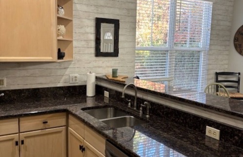 Greenacres House | 3-bedroom/3 Bath townhome in charming Wilmington. Quiet, Family and Dog Friendly