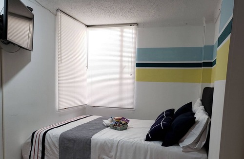 Zona Rosa Apartment | 3 bedroom 3 bathroom 2 levels AWESOME LOCATION AND VERY SAFE BUILDING