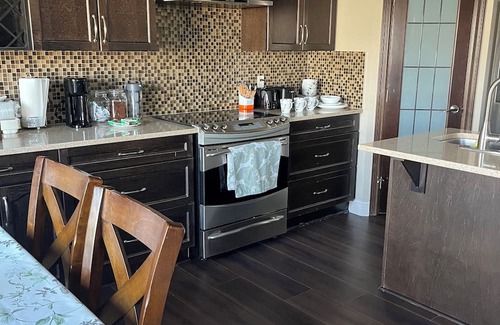 Southeast Edmonton House | 3 Bedroom 3 Beds Beautiful Single Family House