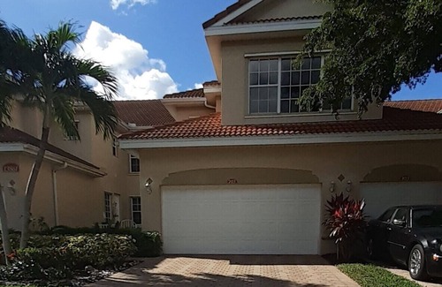 Villas Condo | 3-Bedroom/3 Full Bathroom condo - Fort Myers/2-car garage