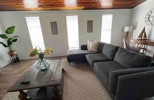 Highpoint Apartment | 3 Bedroom 698711 by Houzlet