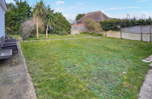 Lydd-on-Sea Cottage | 3 bedroom accommodation in Greatstone, New Romney