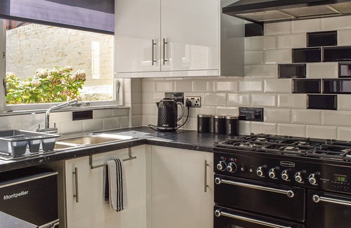 Rhos on Sea Cottage | 3 bedroom accommodation in Rhos On Sea