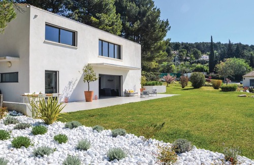 Allauch House | 3 bedroom accommodation in Allauch