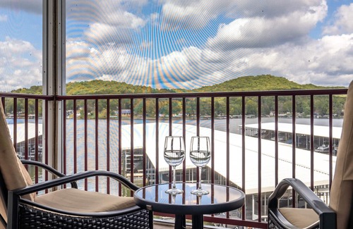 Camdenton Condo | 3 Bedroom - All King Beds - Executive Lakefront, 12'x32' boat slip available