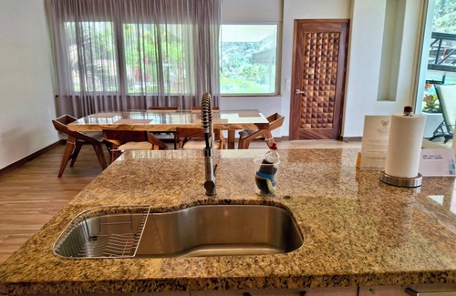 Boca de Tomatlan Apartment | 3-bedroom apartment in lovely Boca de Tomatlán with WiFi, AC