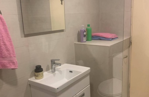 Stari Grad Apartment | 3-bedroom apartment in charming Beograd with WiFi, AC