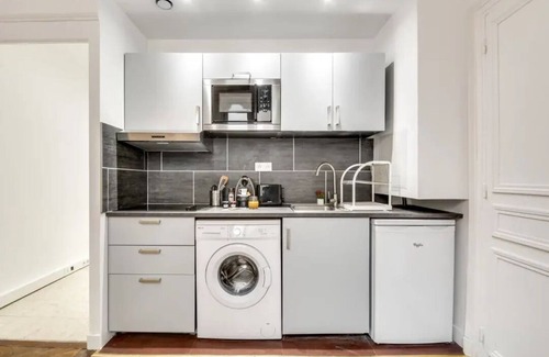 Les Iles Apartment | 3-bedroom apartment in superb Paris with AC, WiFi. Enjoy your stay