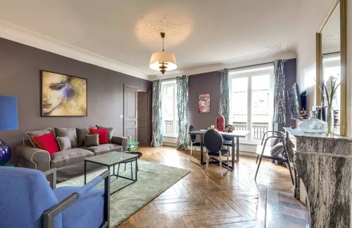 Les Iles Apartment | 3-bedroom apartment in superb Paris with AC, WiFi. Enjoy your stay
