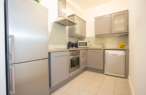 North Wall Apartment | 3 Bedroom Apartment In the heart of IFSC Dublin