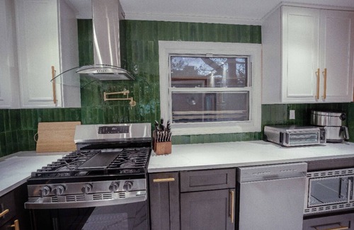 Georgetown Apartment | 3-bedroom apartment in beautiful Brooklyn with AC