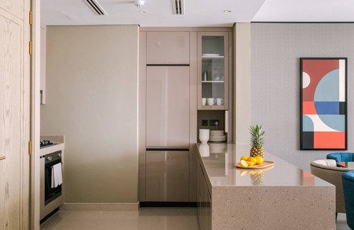 Downtown Dubai Apartment | 3 Bedroom Apartment w/Spare Room & Balcony Business Bay