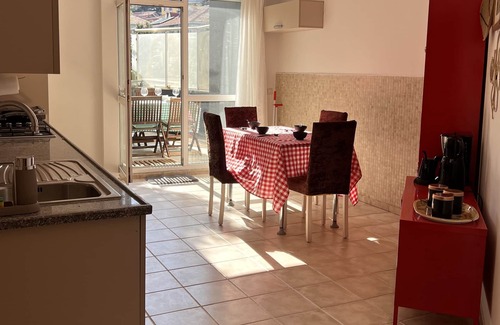 Sariyer Apartment | 3-bedroom apartment with sauna, swimming pool, gym, basketball, tennis court and concierge service