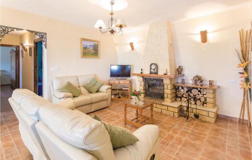 Corumbela House | 3 Bedroom Awesome Home In Corumbela