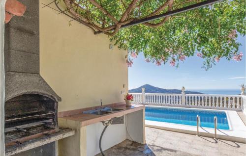 Corumbela House | 3 Bedroom Awesome Home In Corumbela