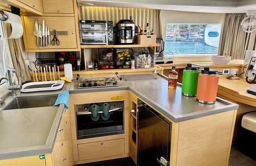 Historic District Boat Rental | 3-bedroom boat in amazing Annapolis with AC