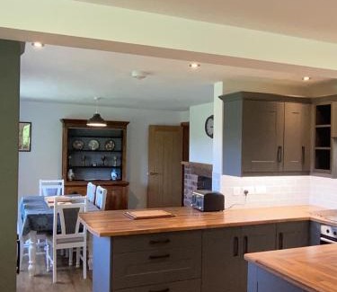 Llanrhaeadr-ym-Mochnant Apartment | 3 Bedroom Bungalow in Llanrhaeadr Ym