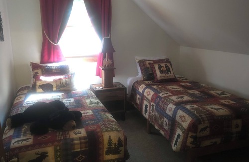 Blue Ridge Cabin | 3-bedroom cabin in amazing Blue Ridge with AC