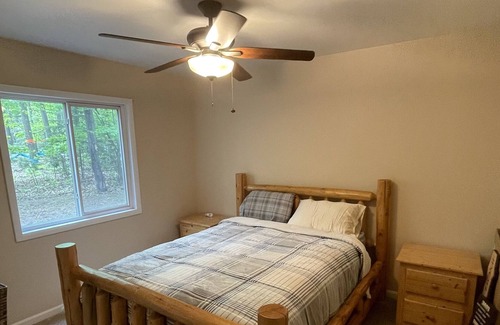 Higgins Lake Cottage | 3 Bedroom Cabin