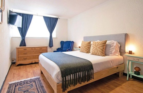 San Juan Apartment | 3-bedroom condo near Parque Hundido