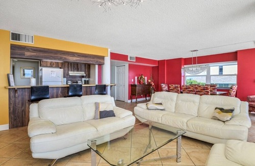Daytona Beach Condo | 3-Bedroom Condo in Lovely Daytona Beach Shores with Amazing Views!