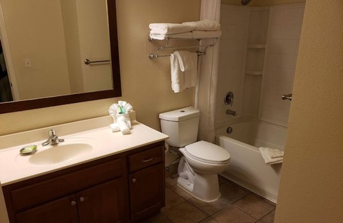 Anaheim Resort Resort | 3 bedroom condo minutes from Disneyland!