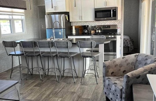 Sherkston Cottage | 3-Bedroom Cottage in Port Colborne with AC, WiFi, Shared Pool, and Fire Pit!