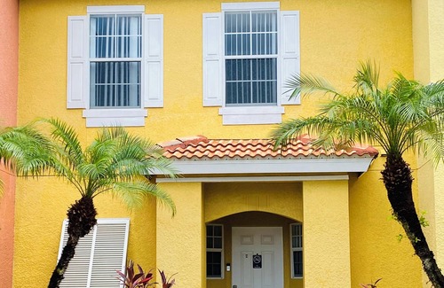 Seasons House | 3-bedroom Enchanting Escape townhome, close to attractions!